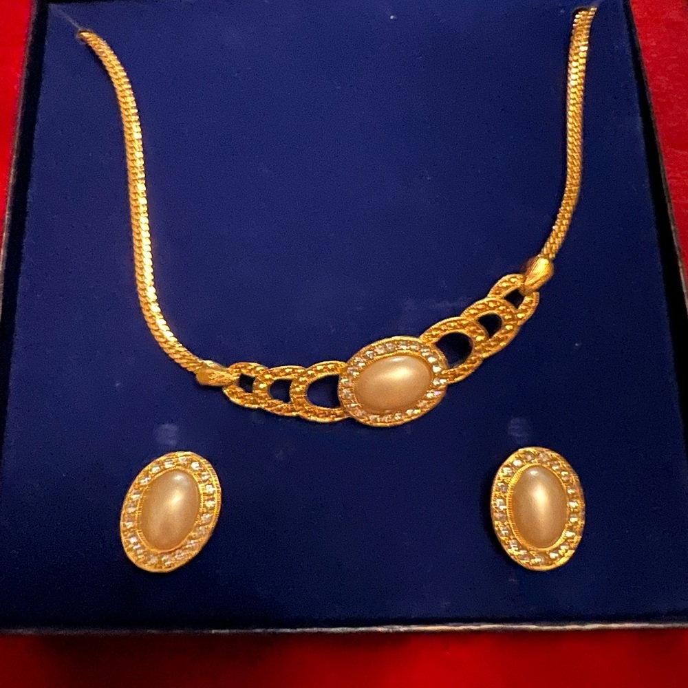 Vintage Princess House Gold Tone Crystal and Pearl Pendant Necklace & Earrings